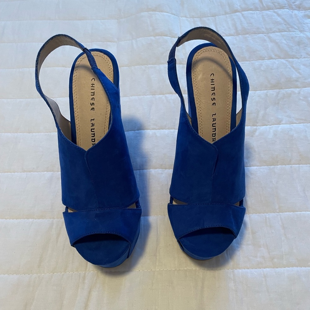 CHINESE LAUNDRY - Blue Wedges